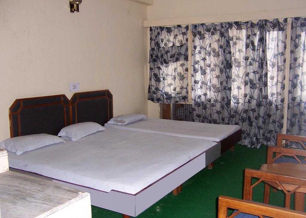 Hotel Mansarover International Haridwār Zimmer foto