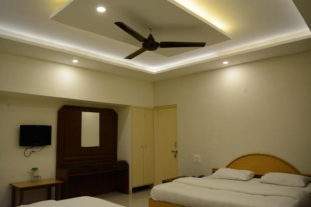 Hotel Mansarover International Haridwār Zimmer foto