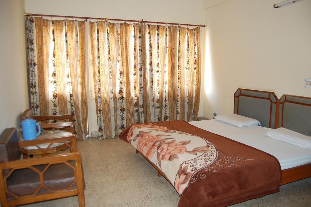 Hotel Mansarover International Haridwār Zimmer foto