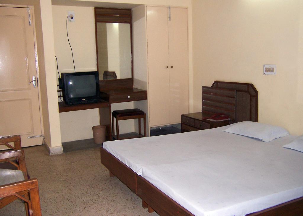 Hotel Mansarover International Haridwār Zimmer foto